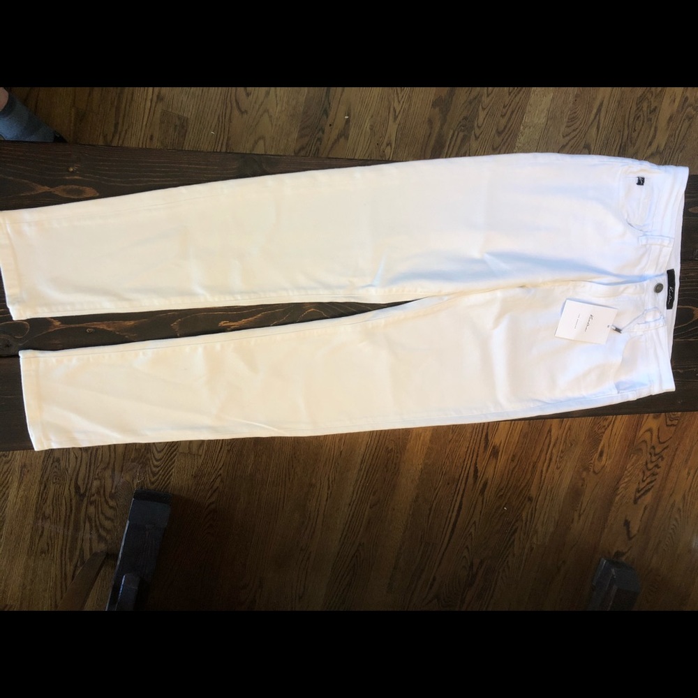 White KanCan boyfriend jeans